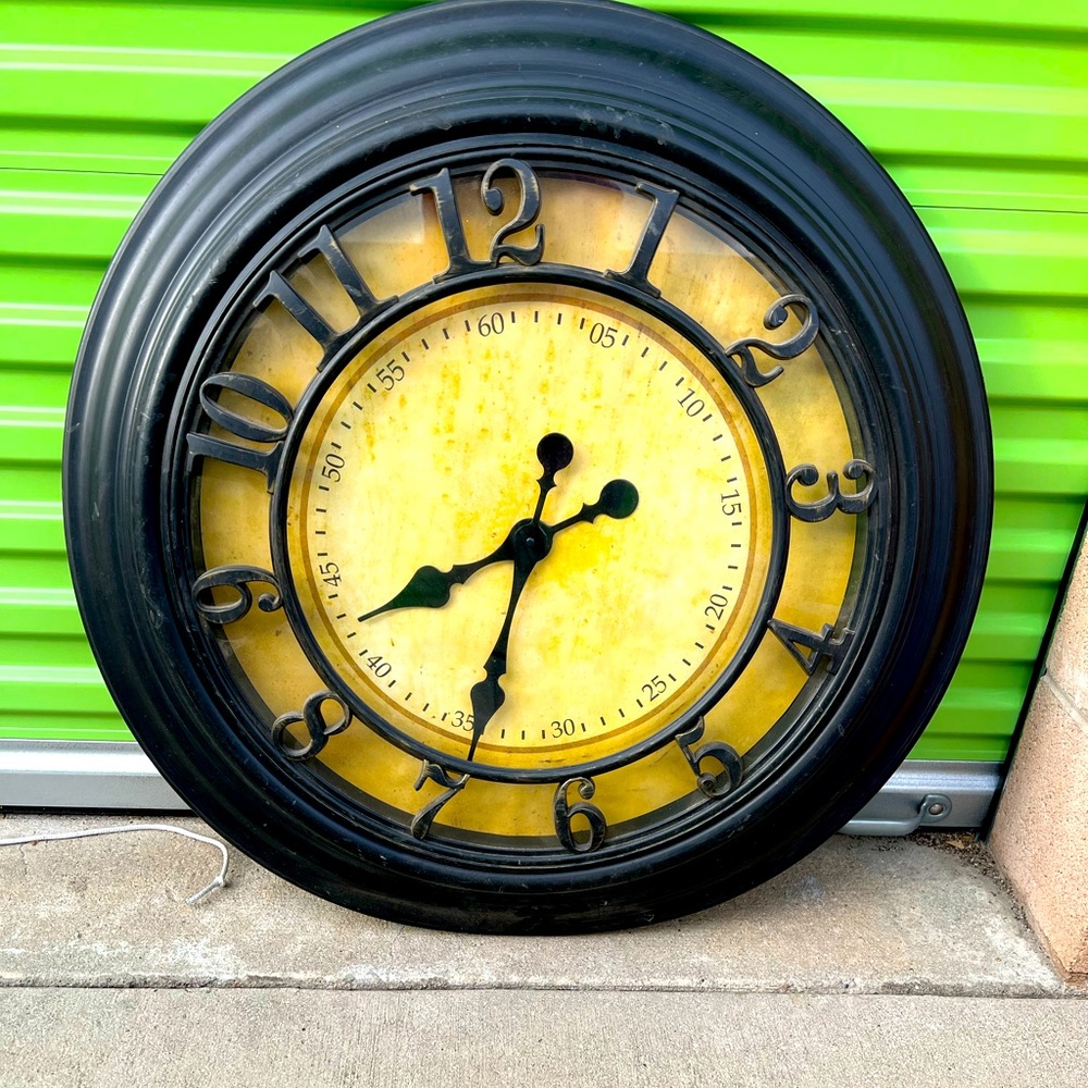 Wall clock
